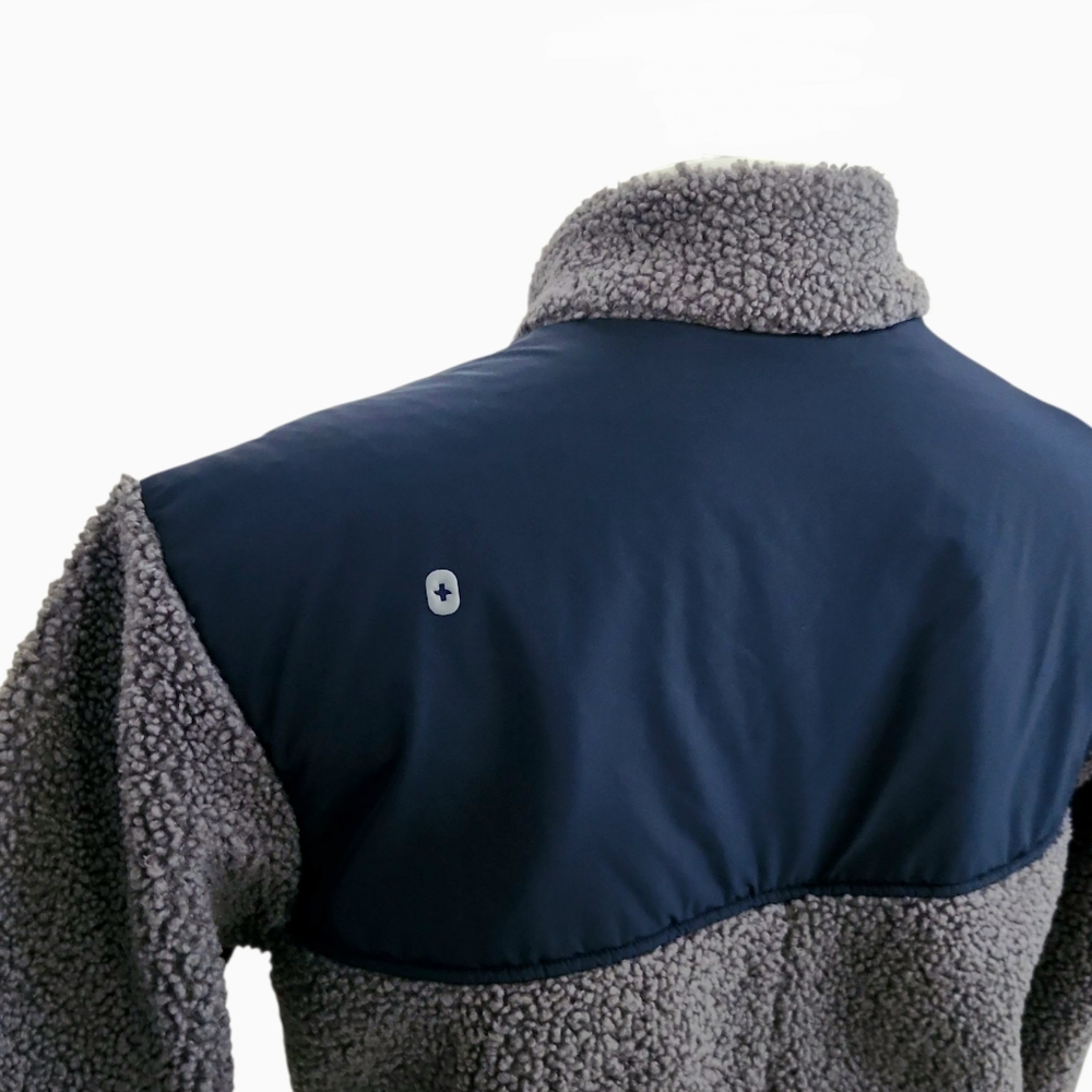 Figs Scrubs Selwyn Sherpa Jacket On-Shift Size Medium Heavy soft warm Full Zip - Picture 6 of 13